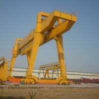 信阳双梁吊钩门式起重机