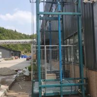 成都升降货梯现场安装