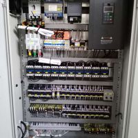 河南长垣起重机专用变频电器柜圣斯起重电器