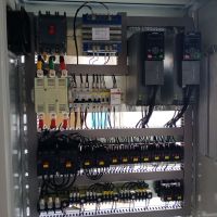 河南长垣起重机专用变频电器柜圣斯起重电器