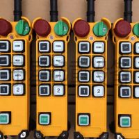 镇江工业?？仄髋⒊Ъ?丹阳起重机行车专用遥控器