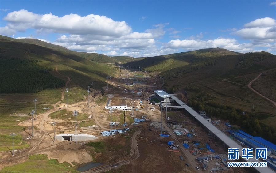 （体育&middot;图文互动）（1）冬奥会张家口赛区：国家冬季两项中心和国家越野滑雪中心完工