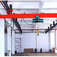 河南矿山起重机厂家直销，MH门式抓斗起重机低价。