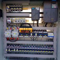 河南起重机专用变频电器柜圣斯电气